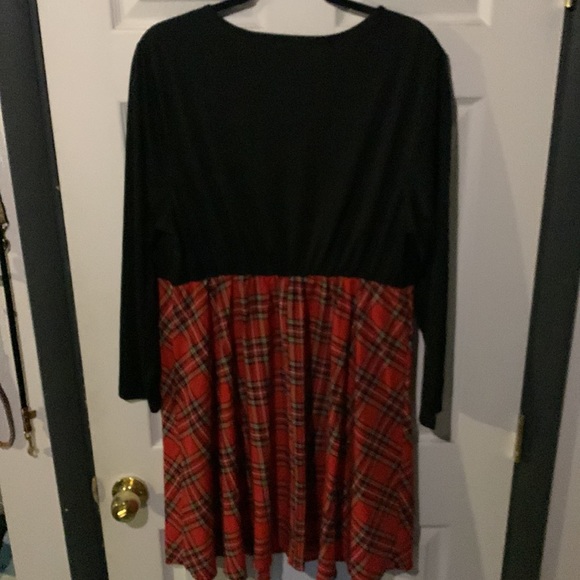 Two Tone Red Plaid Mini - Picture 5 of 6